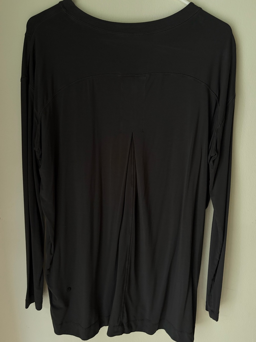 52. Size 10 LULULEMON Charcoal Grey Super Soft Longsleeve - Picture 2 of 3